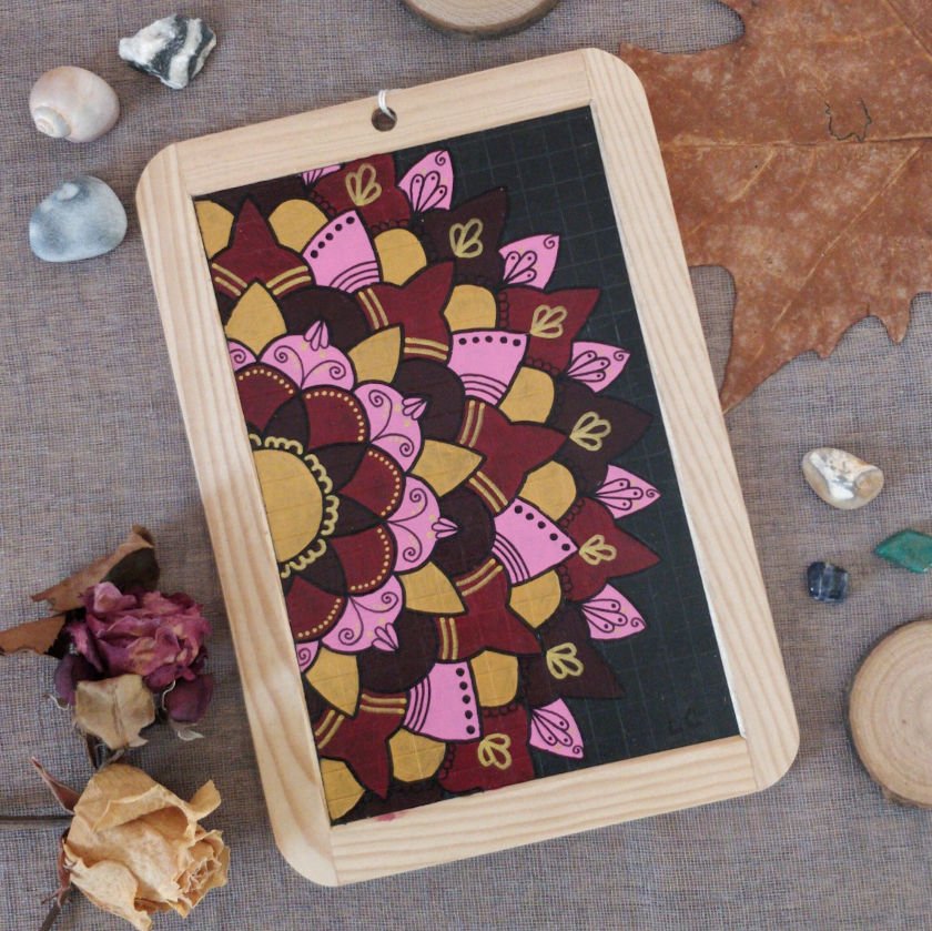 Peinture mandala "Rose doré" - Ardoise d'écolier