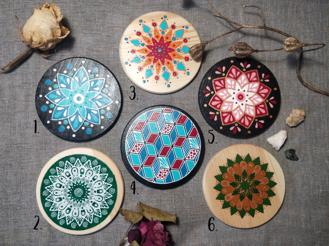 Peintures mandala sur bois